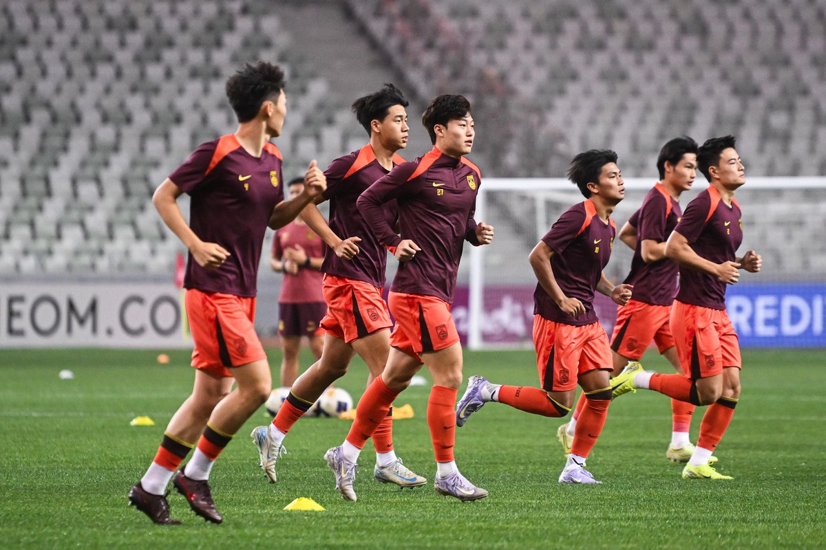 关于亚洲比赛激烈，国内足球队斩获胜利的信息