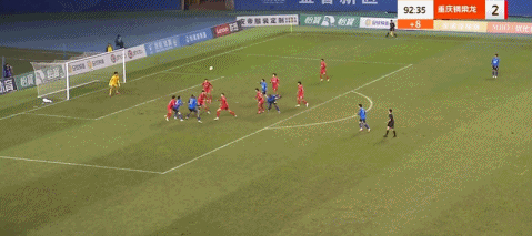 重庆队客场告捷，实现关键三分的简单介绍