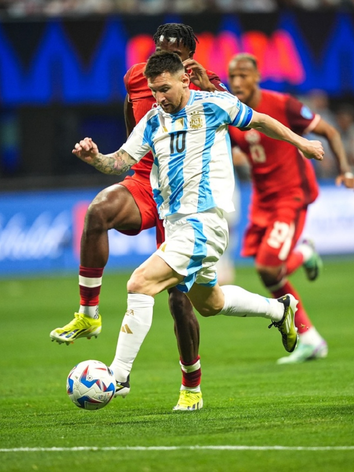 巴萨保持全胜！梅西连场出色表现的简单介绍