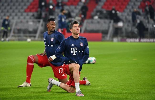 包含瑞典完胜里昂，科曼完成帽子戏法的词条