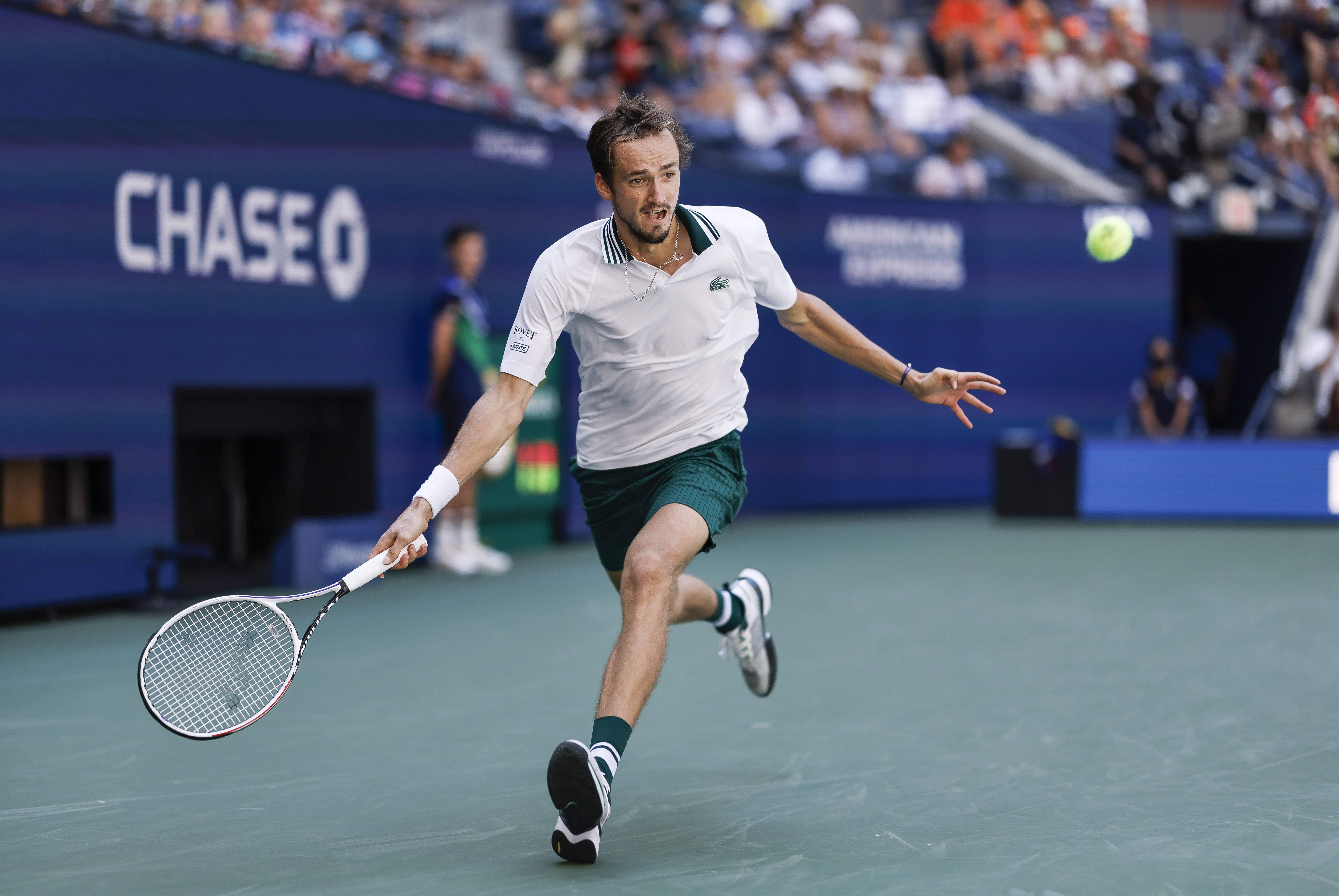 关于美国网球队险胜英国网球队，梅德韦杰夫惊艳世界的信息