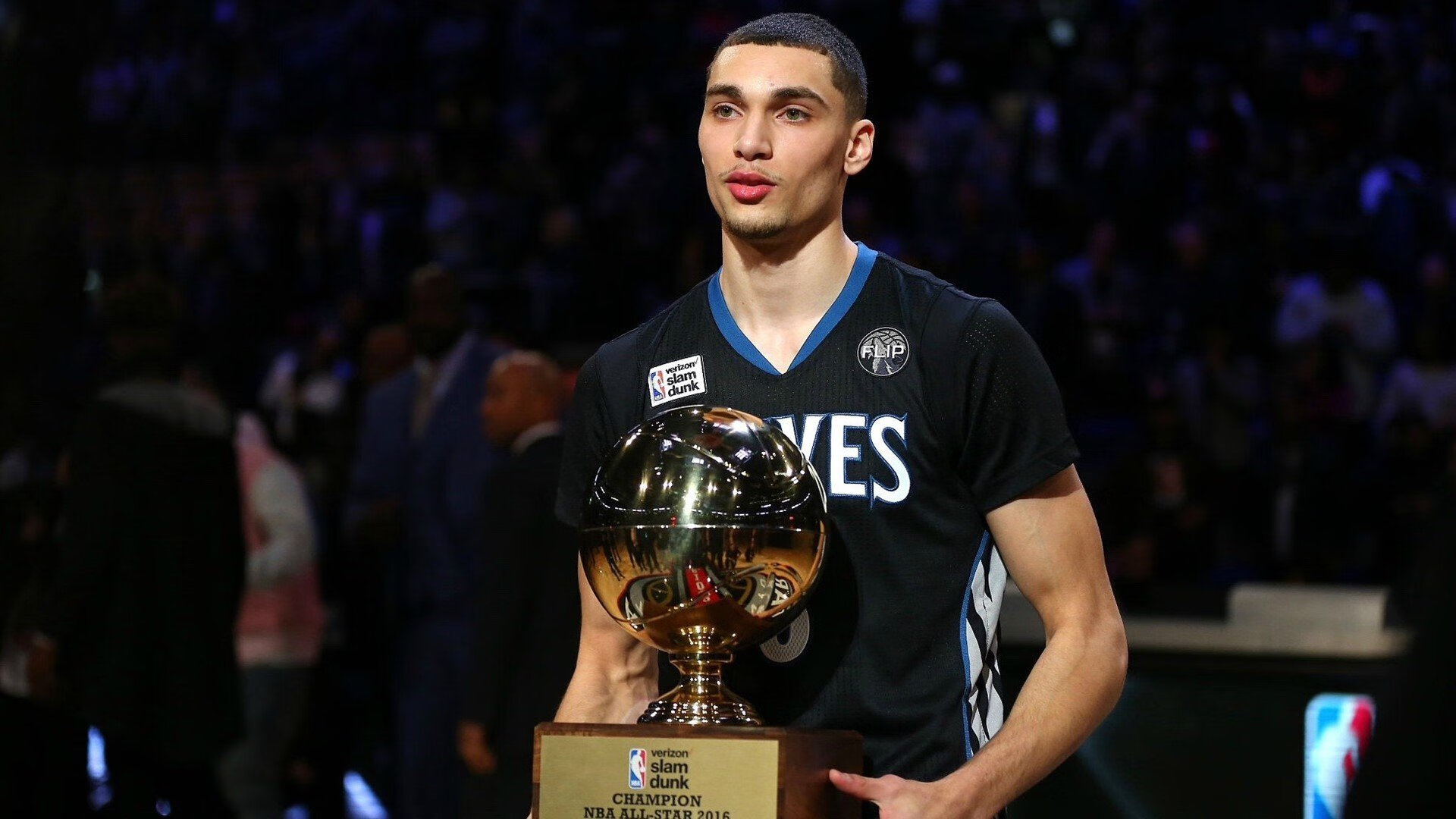 勇士冲垮山西队,杰伦·格林成为关键先生