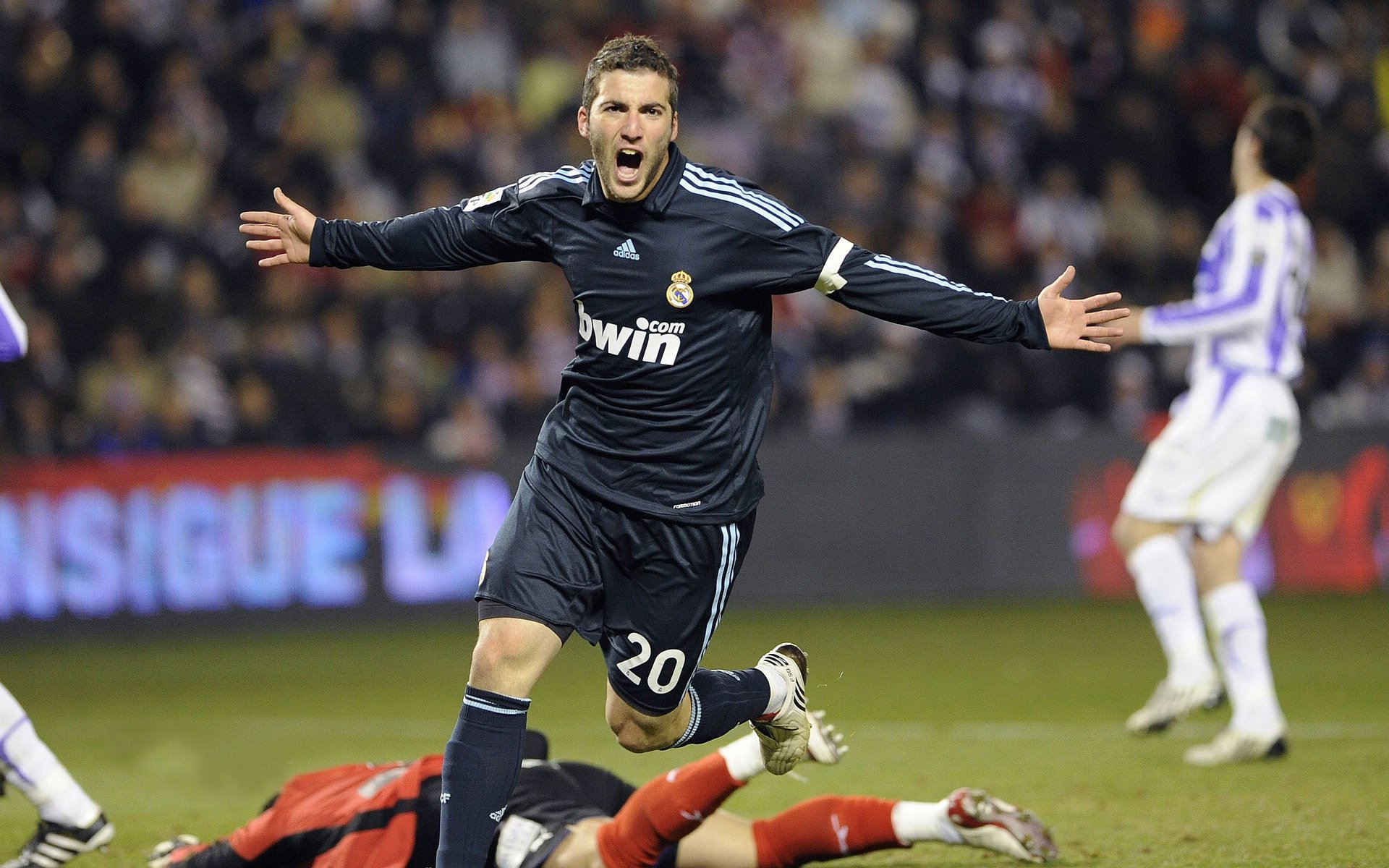 奥恰洛夫独木擎天,奥地利队鏖战德国虽败犹荣